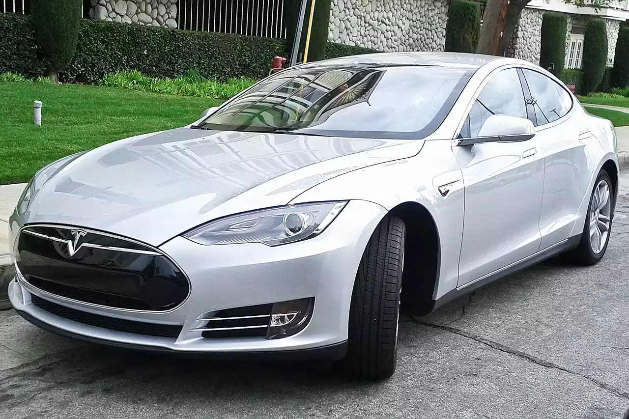 Tesla revoluciona el mercado automotriz
